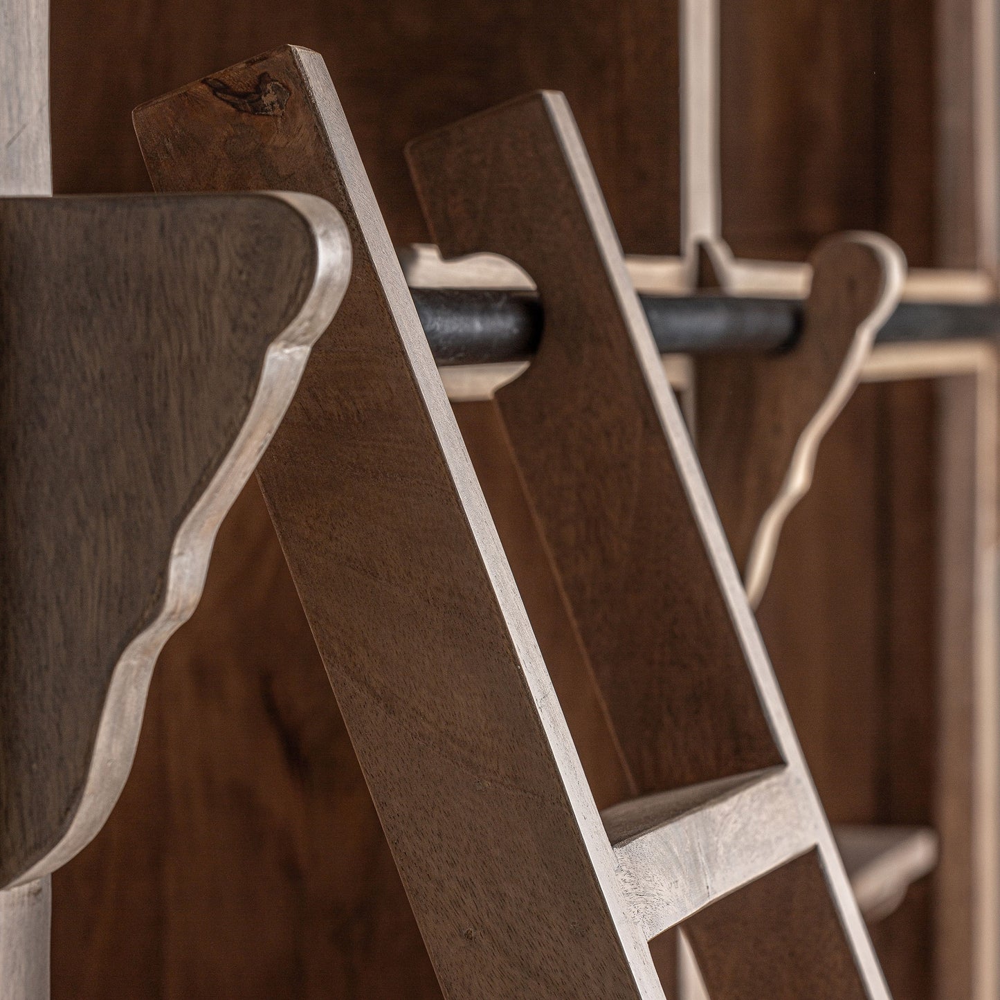 MANDERN BOOKCASE