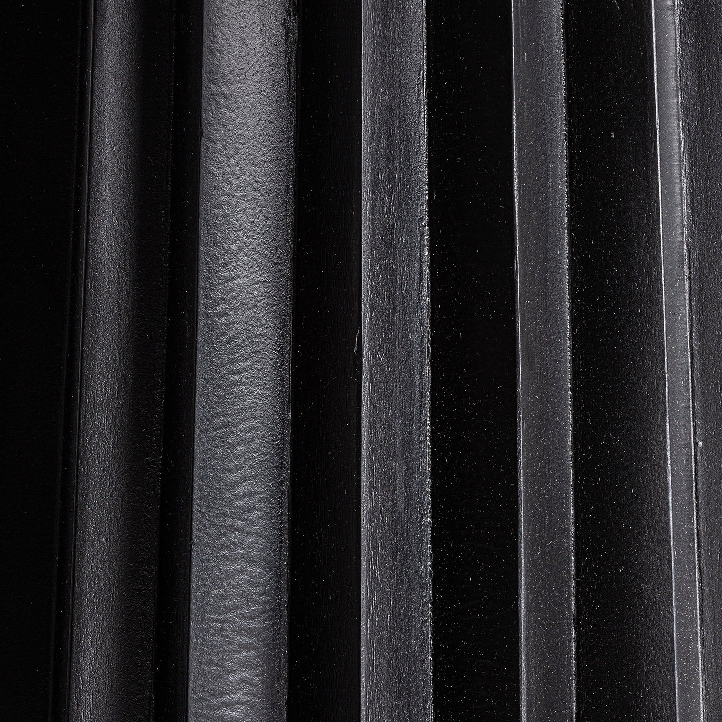 PLISSÉ MANGO WOOD BAR TABLE