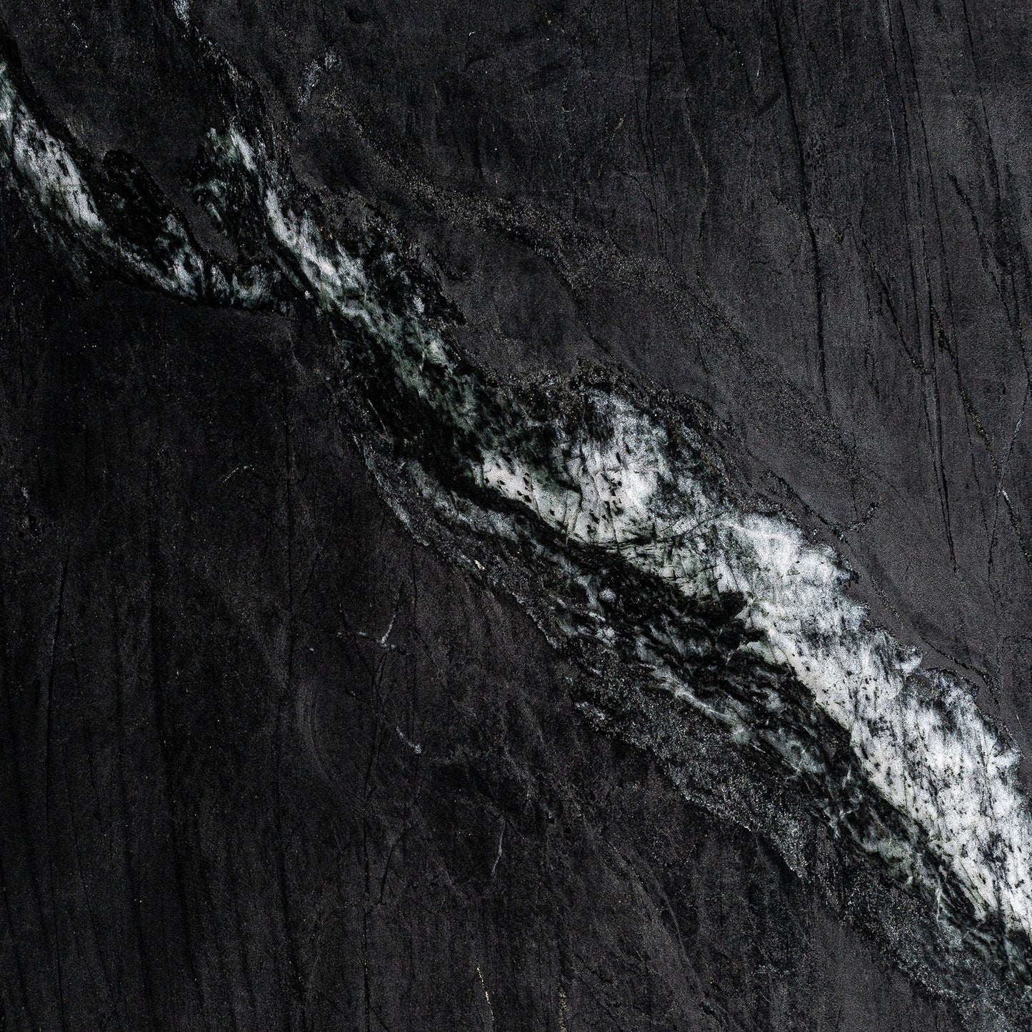 PLISSÉ MANGO WOOD BAR TABLE