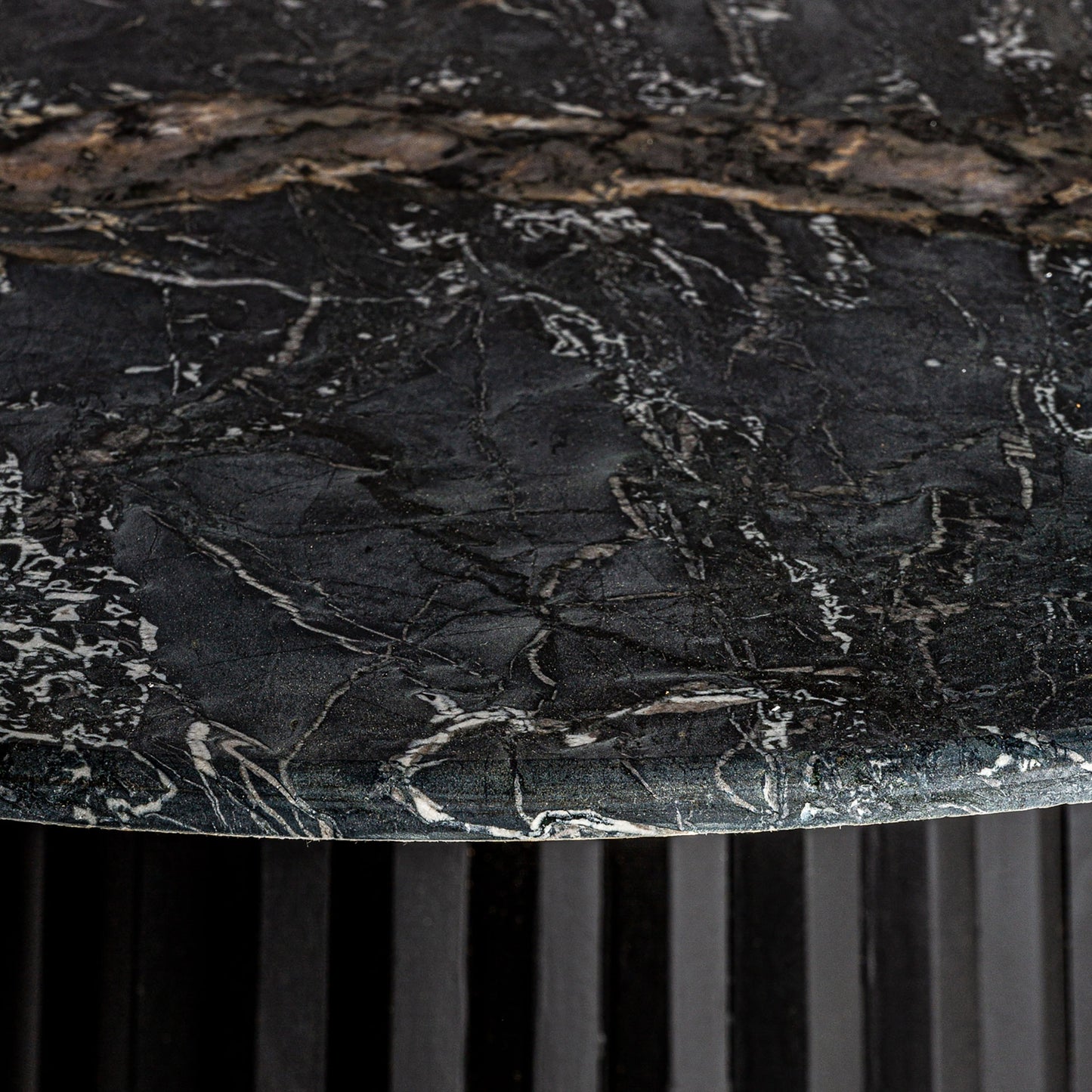 PLISSÉ WOOD DINING TABLE