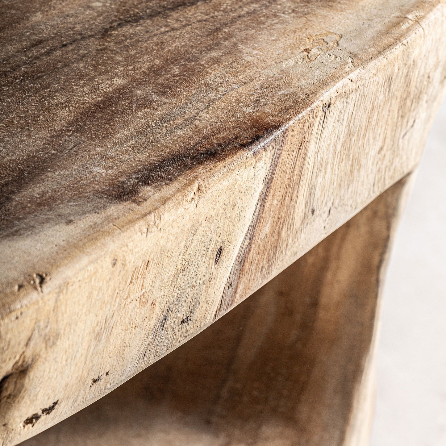 UNIQUE KHALED COFFEE TABLE