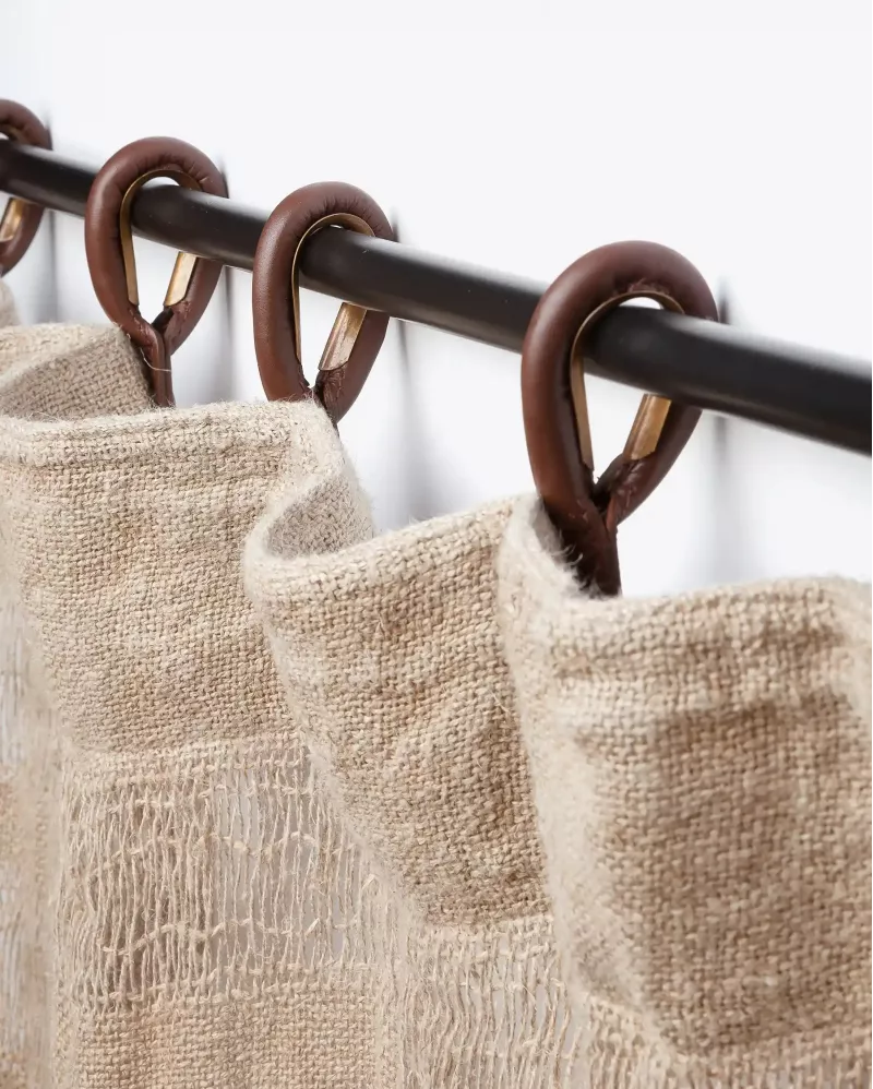 CURTAIN IN 100%LINEN WITH LEATHER RINGS FOR HANGING