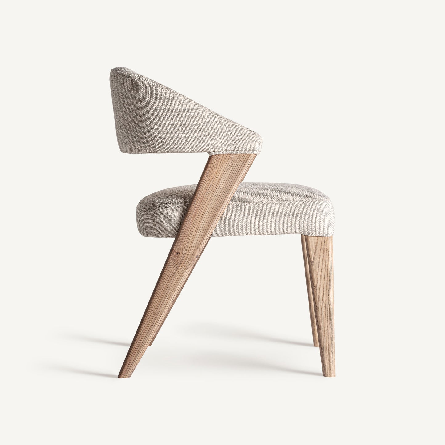 MOENA CHAIR