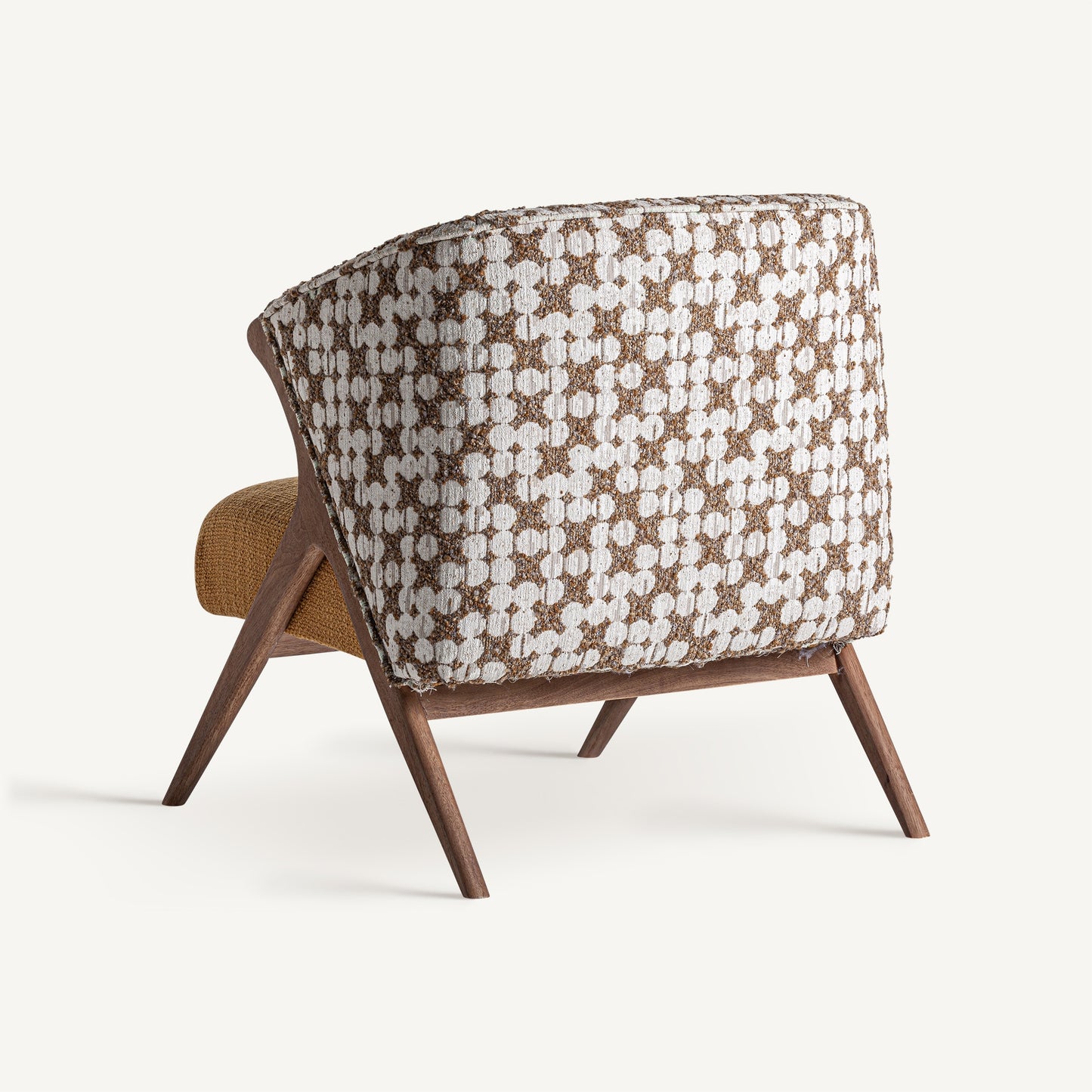 DOLVING ARMCHAIR