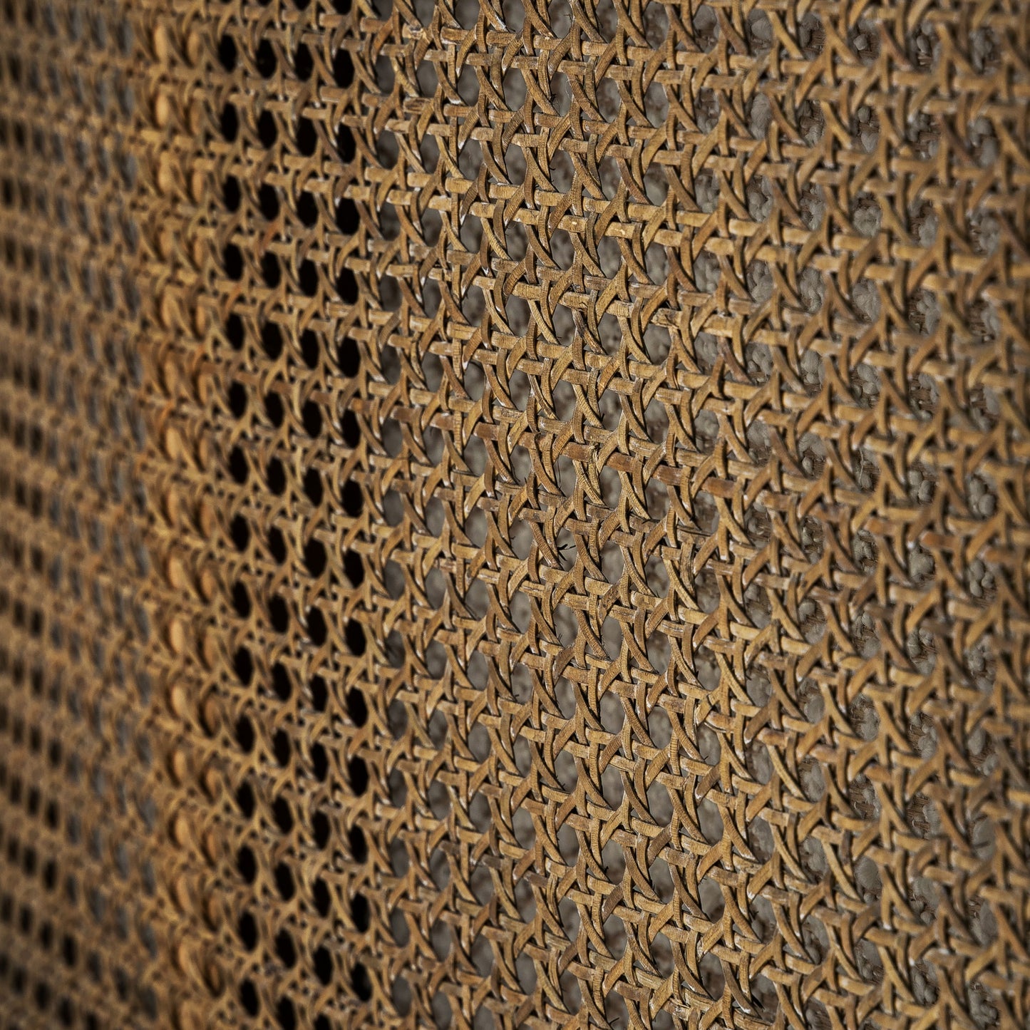 LEIWEN ARMCHAIR