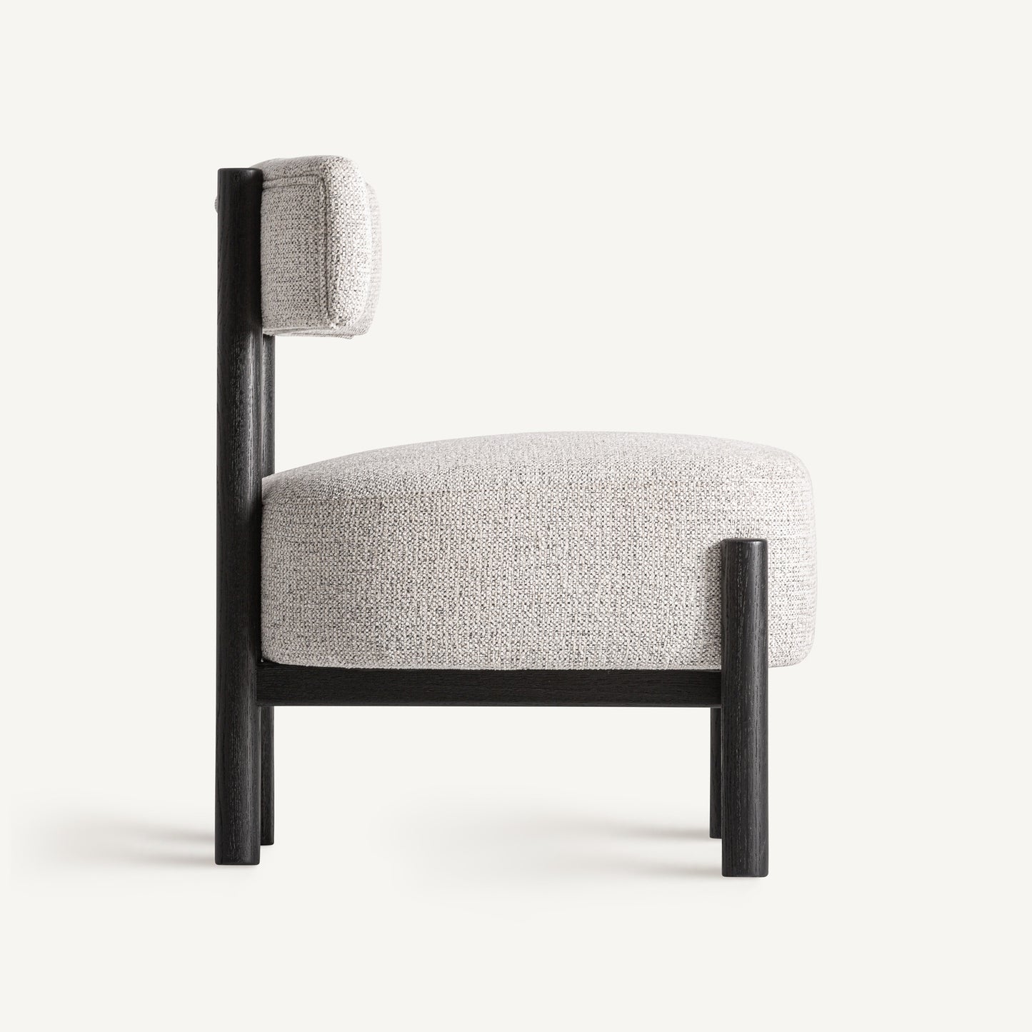 SINDHU ARMCHAIR