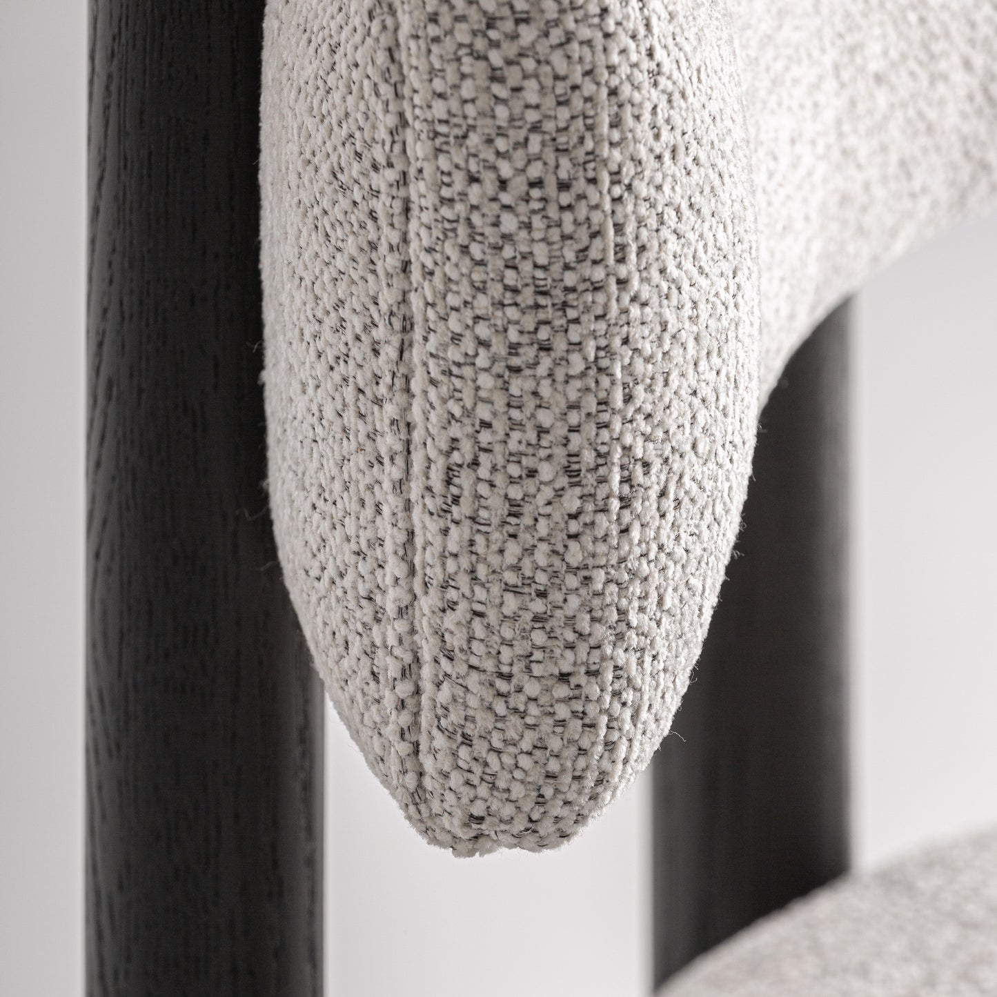 SINDHU ARMCHAIR