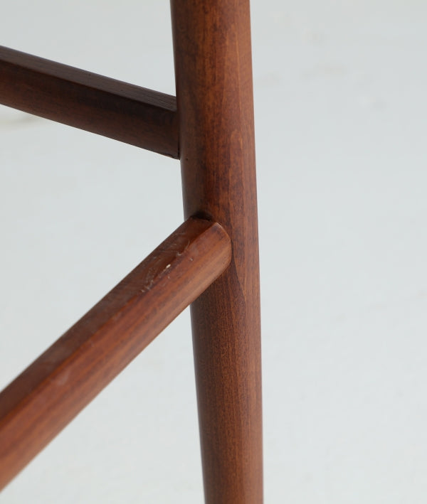 Стол Зелхем